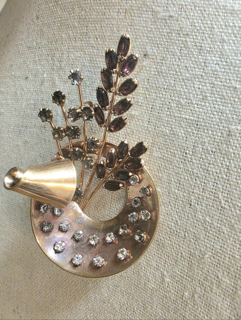 Vintage 1940s Retro 1/20 12K GF  Rhinestone Floral Spray Crescent Brooch